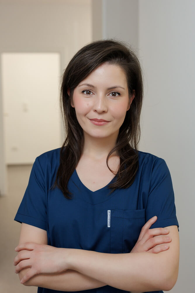 Dr. Roxana Mihaela Mănoiu — medic oftalmolog, retină medicală și tratamente laser, Optilook Brașov